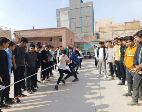 برگزاری دومین مسابقه طناب کشی در آموزشگاه